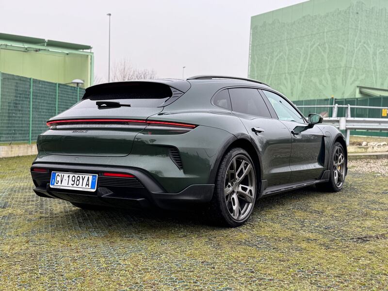Porsche Taycan Turbo S: la gallery dell'elettrica "familiare" da 952 CV 1