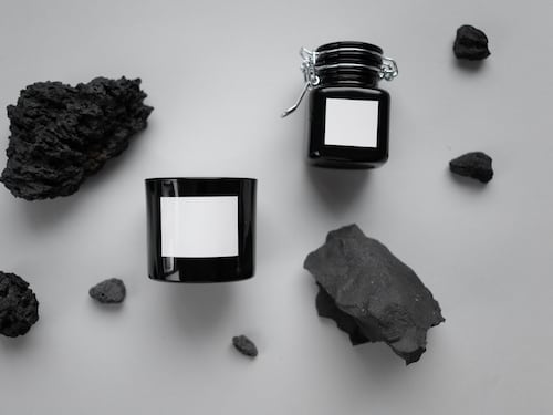 Carbone vegetale, l'effetto detox per pelle e capelli