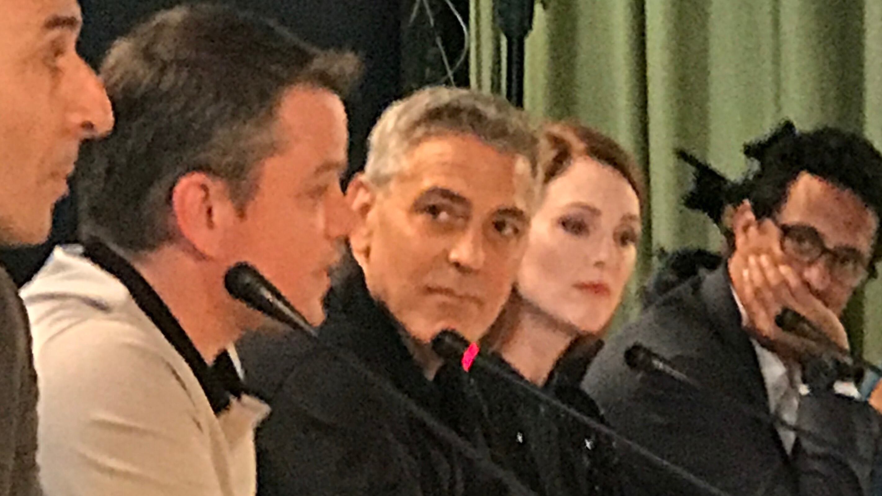 Il Clooney politico della conferenza stampa di "Suburbicon"