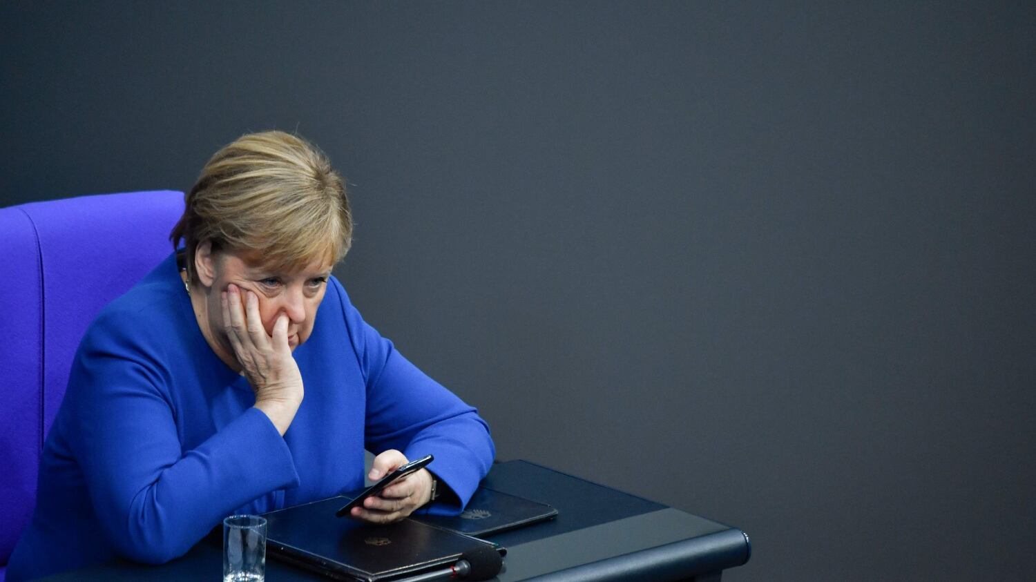 Merkel e i 30 anni del muro: "Basta odio e antisemitismo"