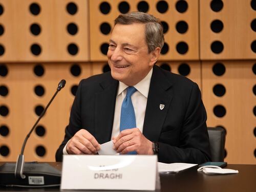 Draghi promette: no tasse. Ora la palla passa ai partiti