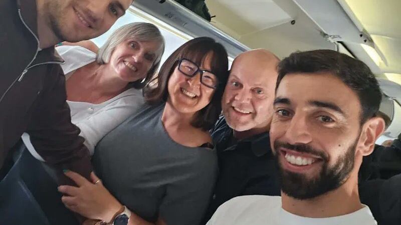 Malore in volo, Bruno Fernandes salva un passeggero