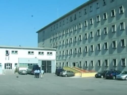 Imola, 45enne abusa sessualmente delle amiche della figlia: arrestato