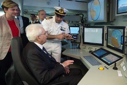 Mattarella sulla fregata Carabiniere 2