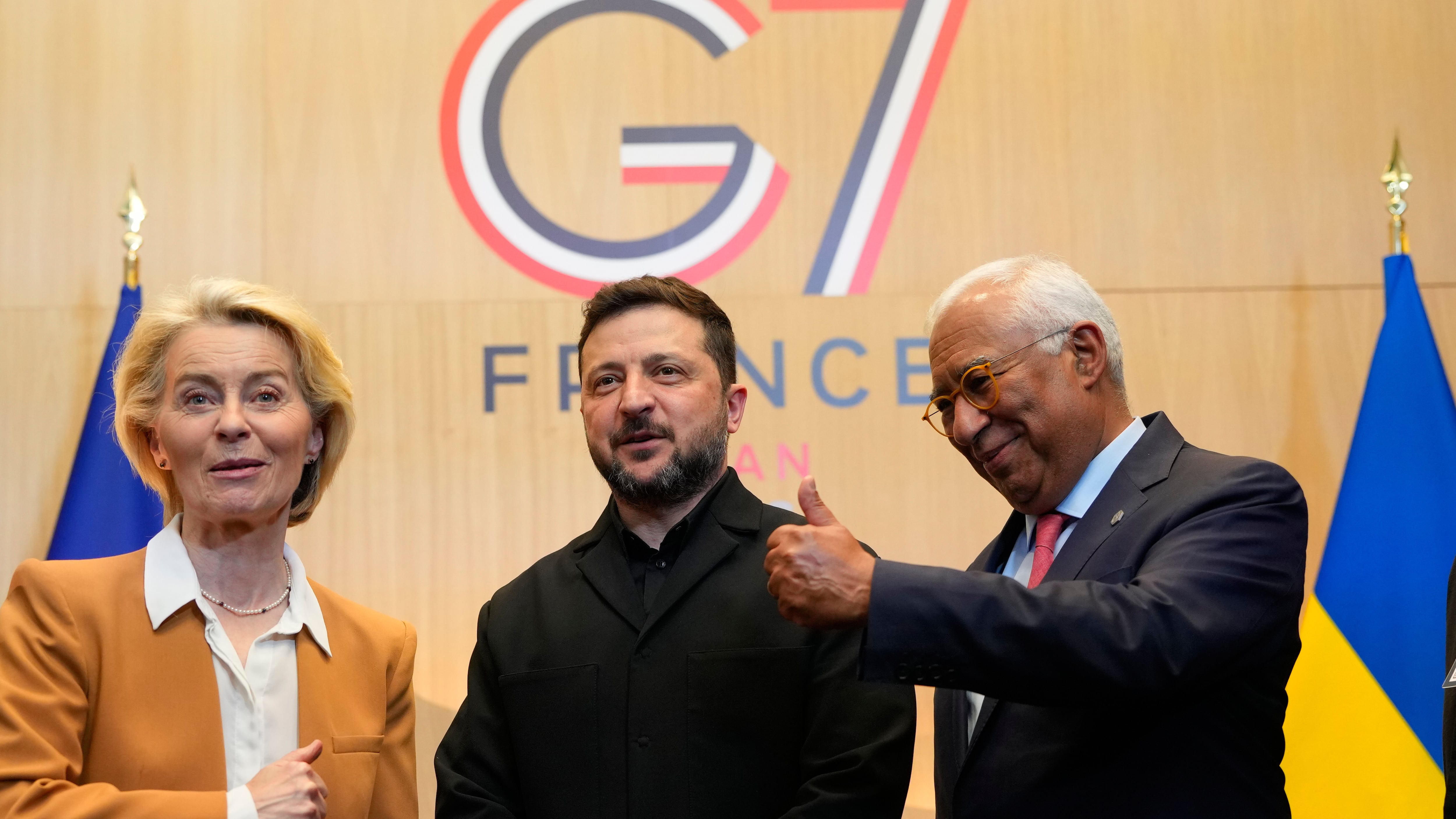 Leader uniti: "Mosca deve trattare". La fregata russa spara nella Manica