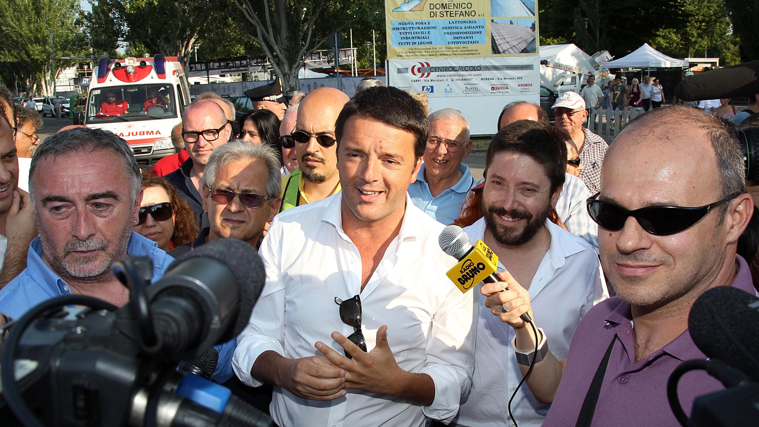 L'assalto dei renziani al governo: "Il Pd dica sì alle dimissioni di Alfano"