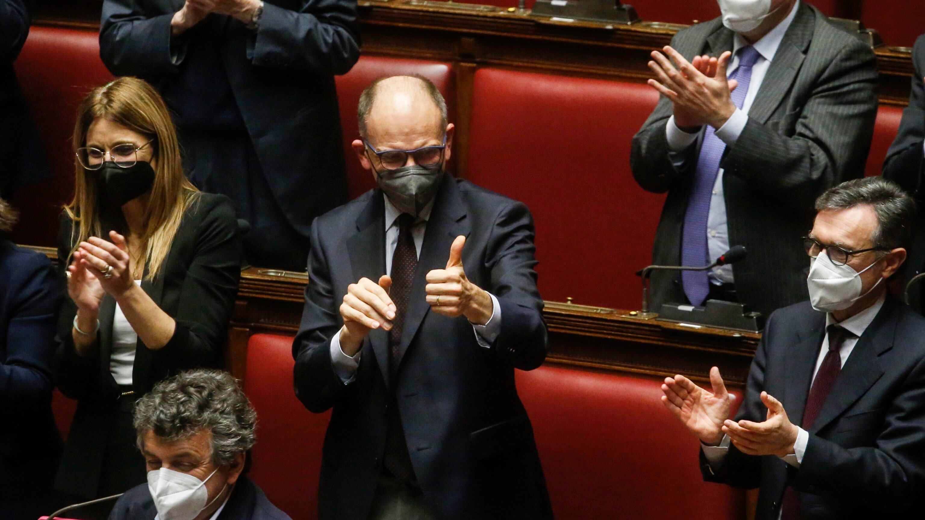 Letta si intesta la rielezione. Ma voleva la Belloni al Colle