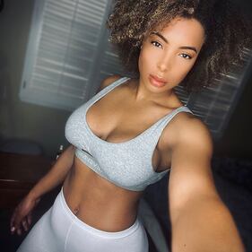 Hencha Voigt sensuale su Instagram 2