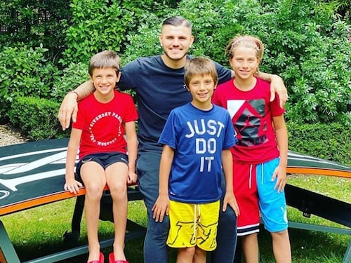 "Potevi risparmiartela". Polemica per la foto di Icardi con i figli di Maxi Lopez