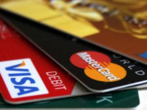 Antitrust: balzelli vietati a chi paga con la carta di credito