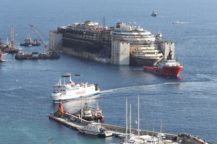 La Concordia verso Genova 4