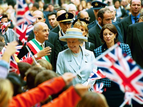 Addio a "God Save The Queen": come cambia l’inno nazionale inglese