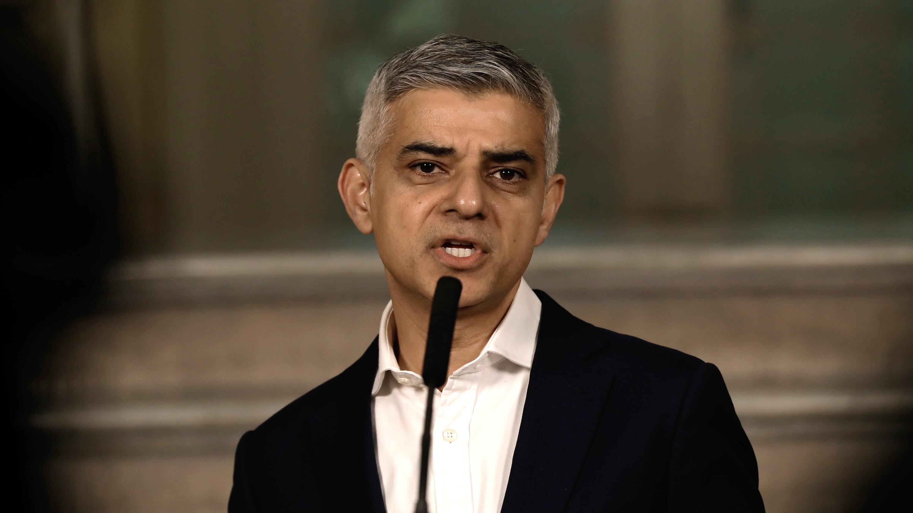 Esplodono gli atti vandalici a Londra contro la ztl decisa dal sindaco Khan