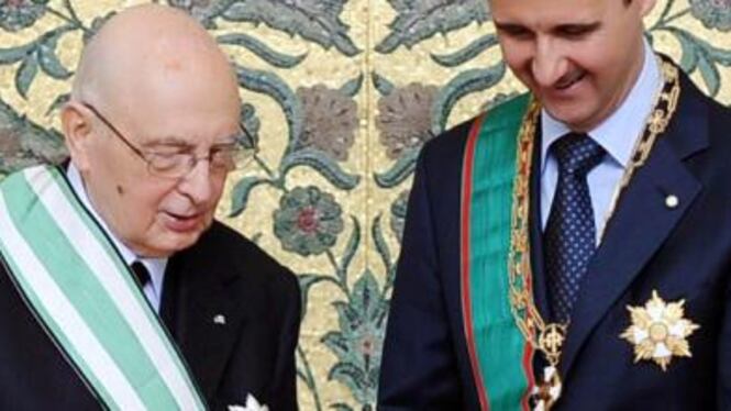 Assad indegno anche per Palazzo Chigi: via l'onorificenza
