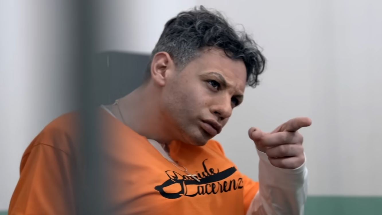 La parodia di Lacerenza virale su Tik Tok. Ecco chi è l’imitatore del King
