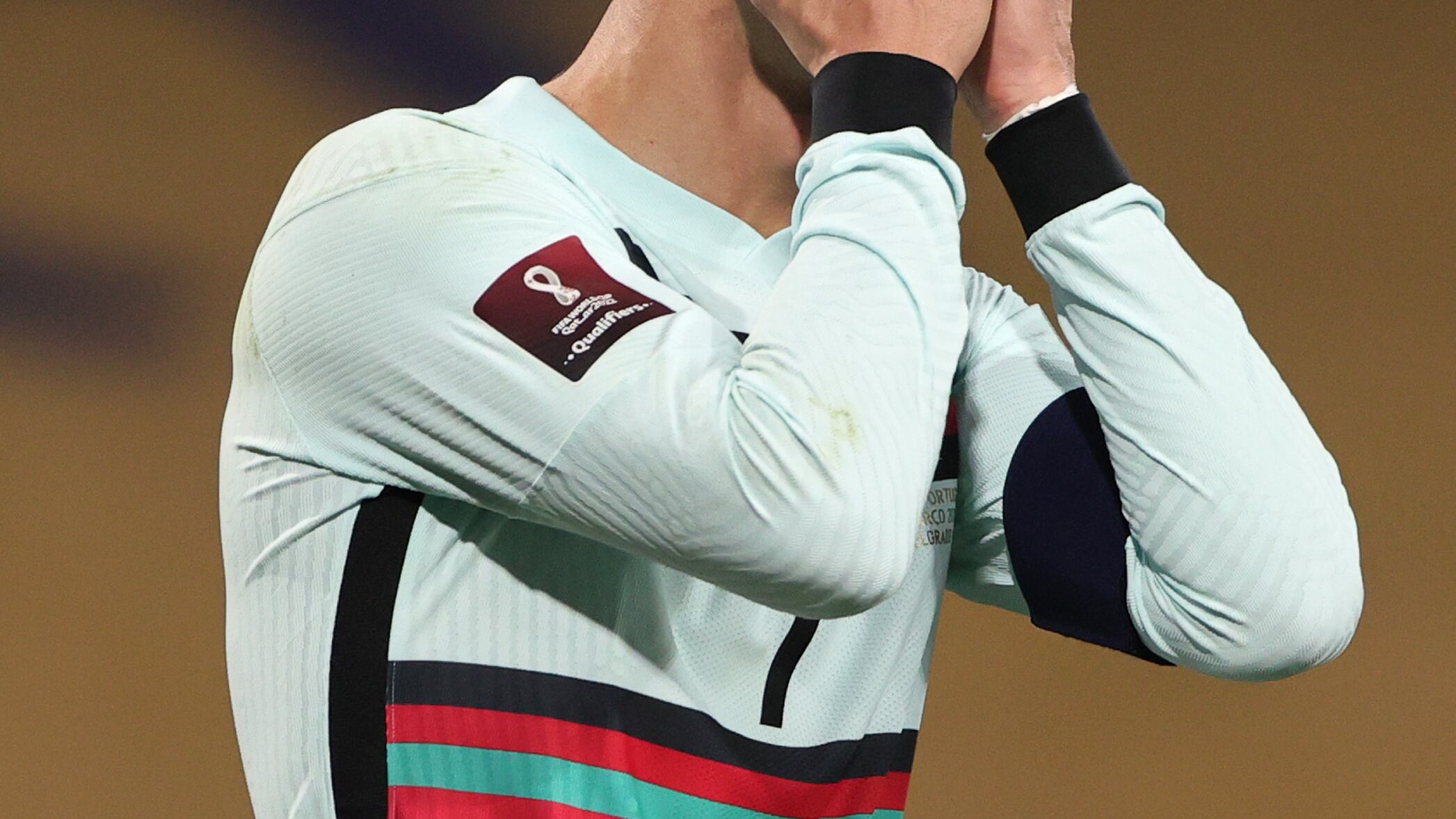 Il pallone della Fifa fuori dal tempo
