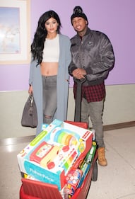 Kylie Jenner nuda e ricoperta di vernice su Instagram 34
