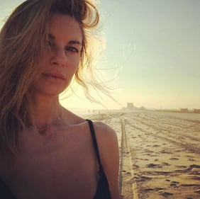 Martina Colombari sexy al mare 5