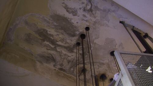 Il degrado nelle case popolari di Napoli 8