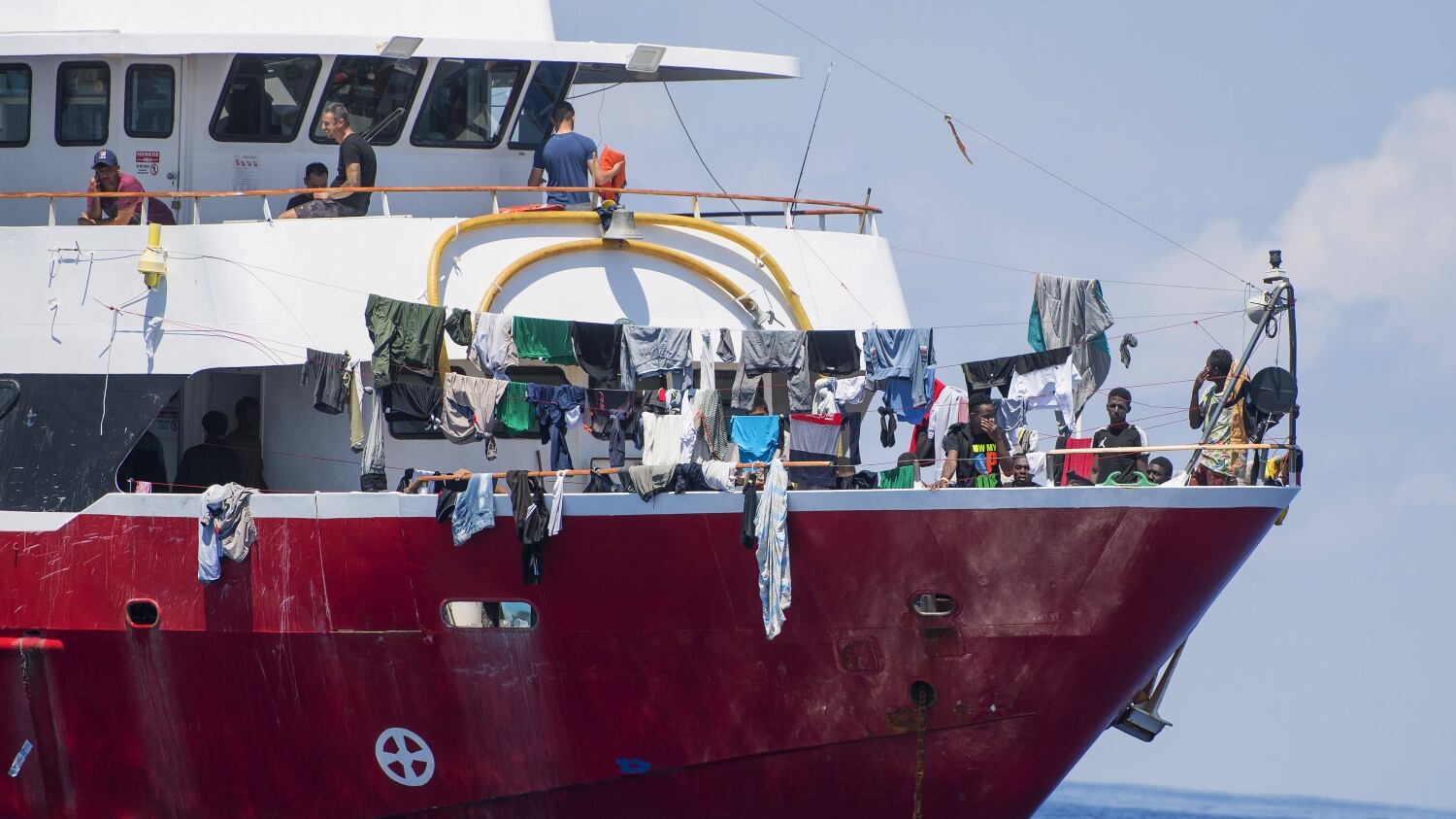 Il grande bluff dei ricollocamenti in Europa. Via dall'Italia solo 464 clandestini su 12mila