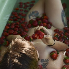 Contadine nude per salvare la loro fattoria 8