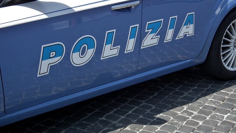Fa razzia delle offerte di San Gennaro in chiesa. Denunciato per furto giovane immigrato