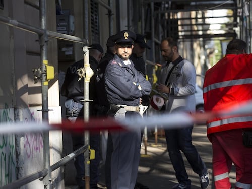 Roma, uccisi a colpi di mannaia una madre e i due figli