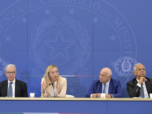 Caso Almasri, il tribunale dei ministri ha rifiutato l'audizione di Mantovano