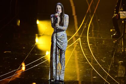 Sanremo 2024: ecco il look della quarta serata del Festival di Angelina Mango 6
