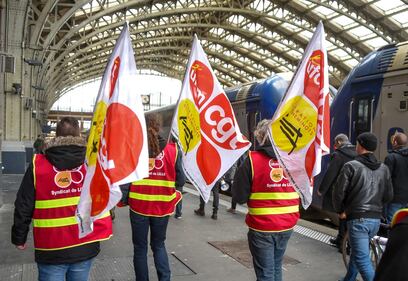 Francia, cortei a Parigi contro riforma trasporti 9