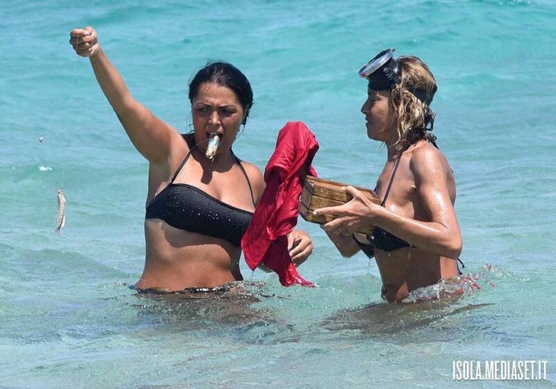 Isola 2017, i momenti hot dei naufraghi 1