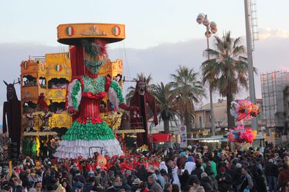 Carri al carnevale di Viareggio 13