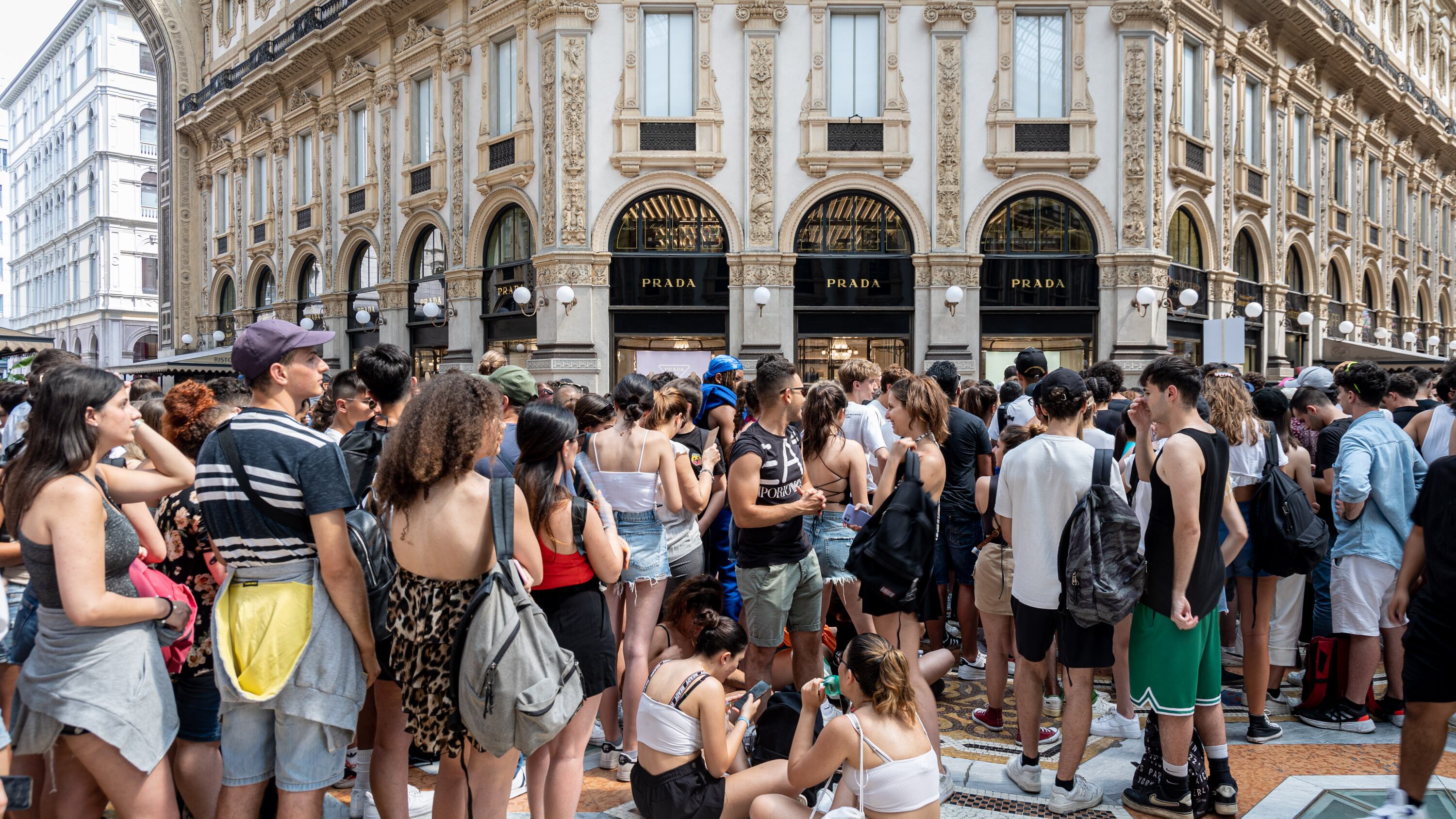Con Fedez un altro concerto in Duomo. La rabbia dei commercianti in centro