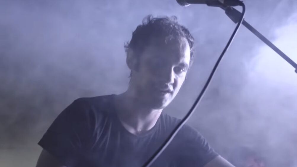 Cosmo resta nudo sul palco