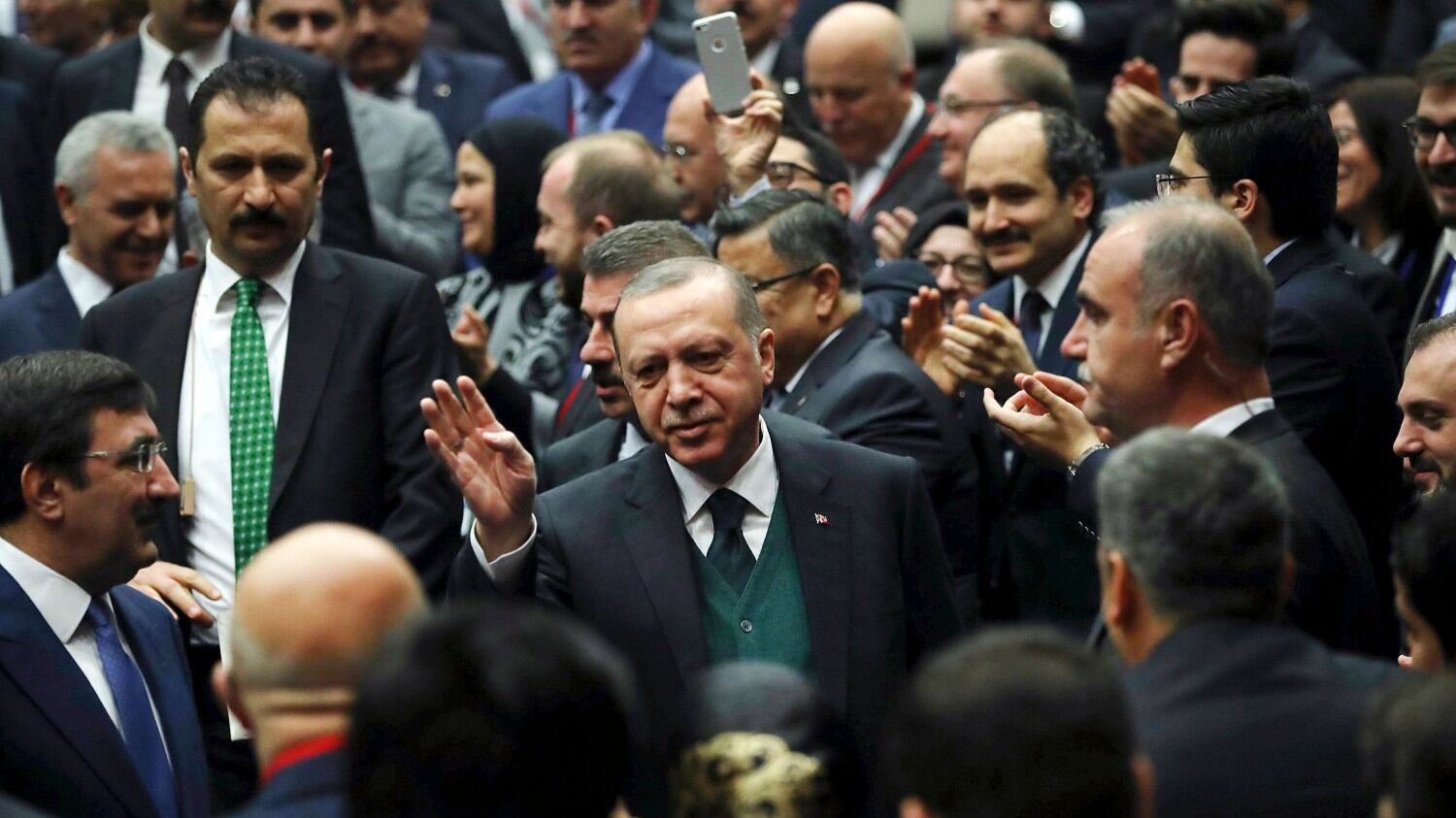 Erdogan recita il Corano a Santa Sofia a Istanbul