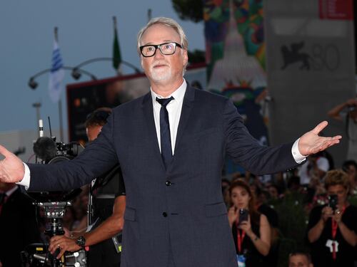 Gelido, muto e spietato. Ecco il "Killer" di Fincher