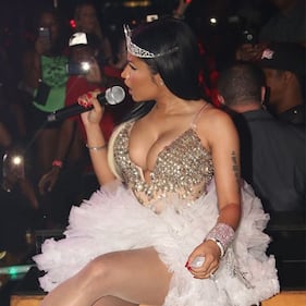 Nicki Minaj: seno hot su Instagram per gli American Music Awards 11