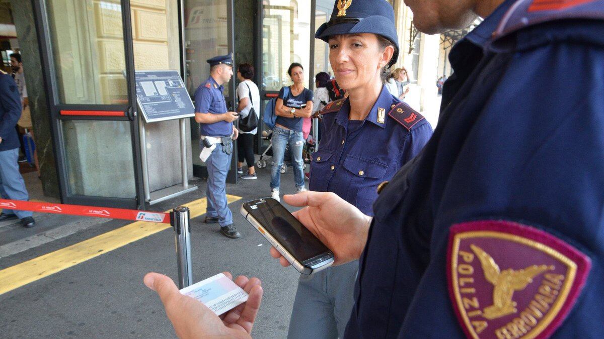 Taormina, straniero senza biglietto aggredisce capotreno e poliziotti