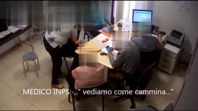 False pensioni di invalidità, anche duemila euro per corrompere i medici
