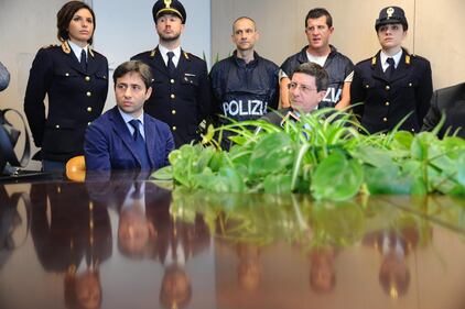 La polizia ispeziona il fosso dove è stato trovato il cadavere della ex modella 1