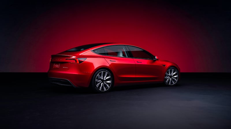 Tesla Model 3 restyling, guarda tutte le foto 5