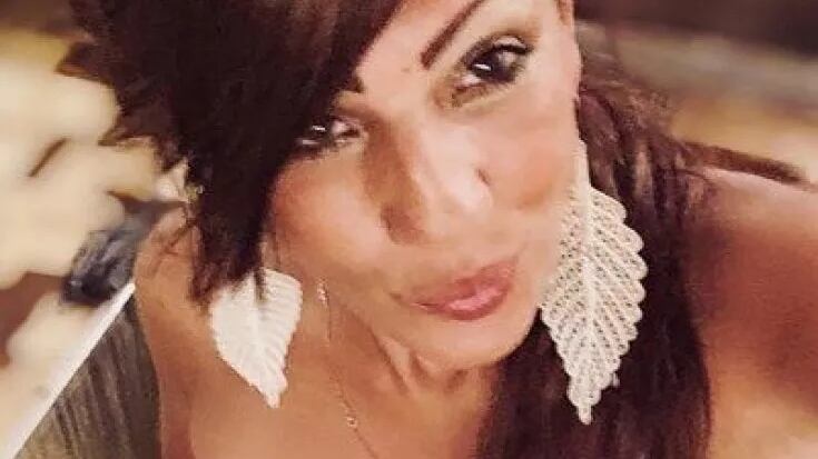 Asti, uccisa con 30 coltellate, poi il compagno la veglia per due giorni