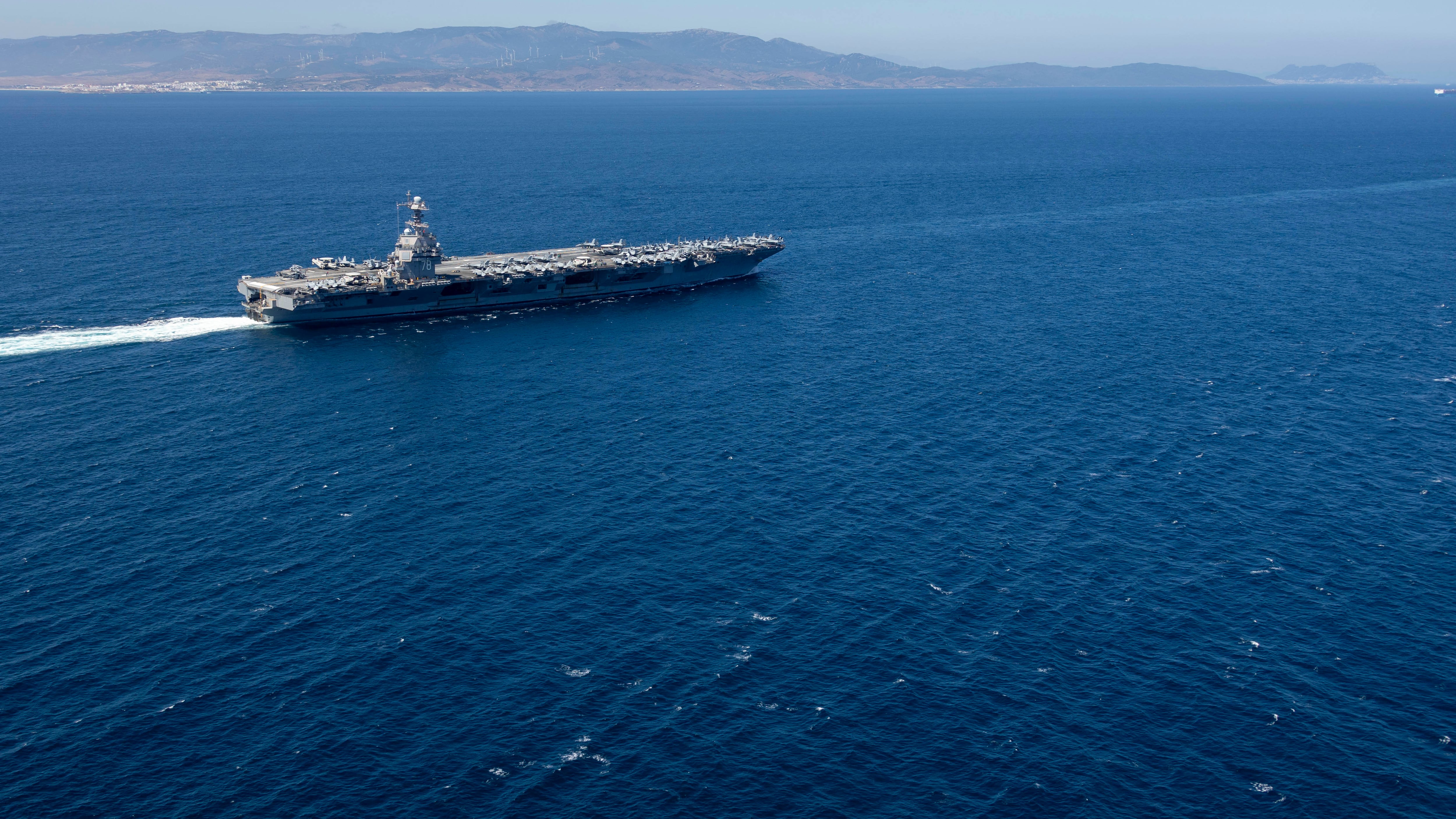 "Possibile attacco missilistico Usa", "Navi schierate in massa". Cosa può succedere in Venezuela