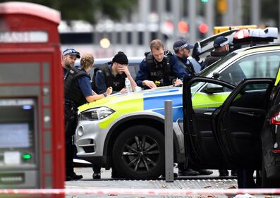 Londra, un'auto sulla folla davanti al museo di storia naturale 29