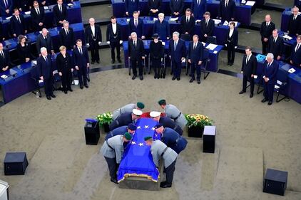 Così l'Europa dice addio a Helmut Kohl, uno dei suoi padri fondatori 6