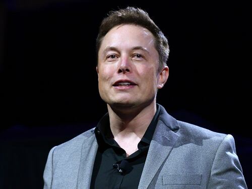 Twitter, Elon Musk vuole licenziare 3.700 dipendenti via mail
