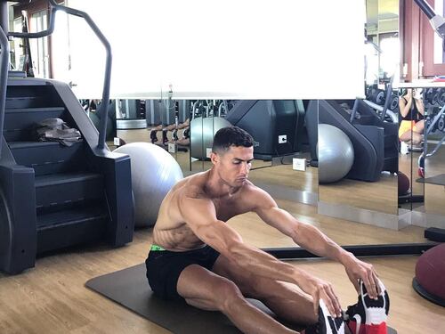 Crouch svela: "CR7 si guardava nudo davanti allo specchio e si lodava"