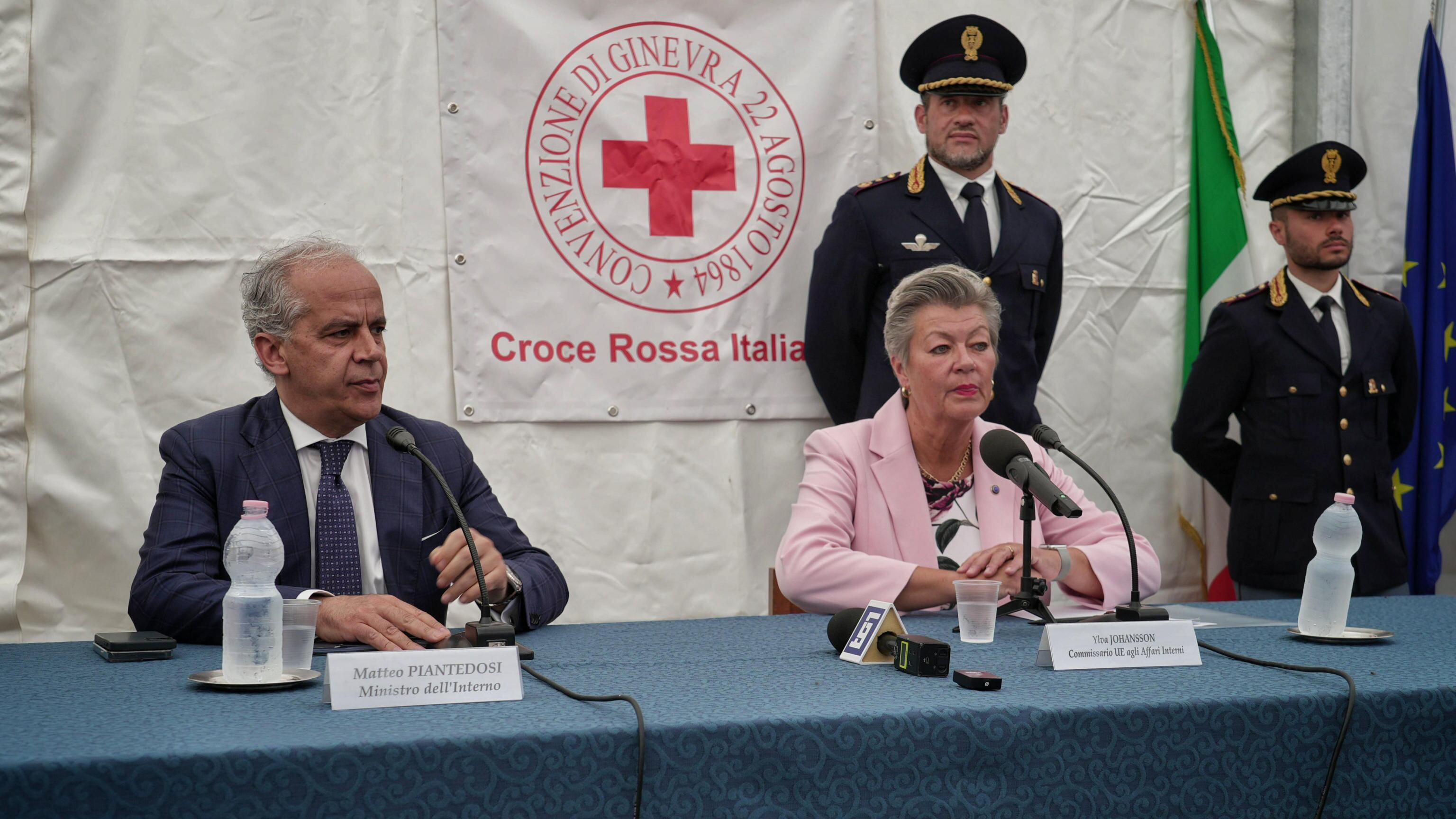 Svolta Ue a Lampedusa. "L'Europa è insieme a voi"