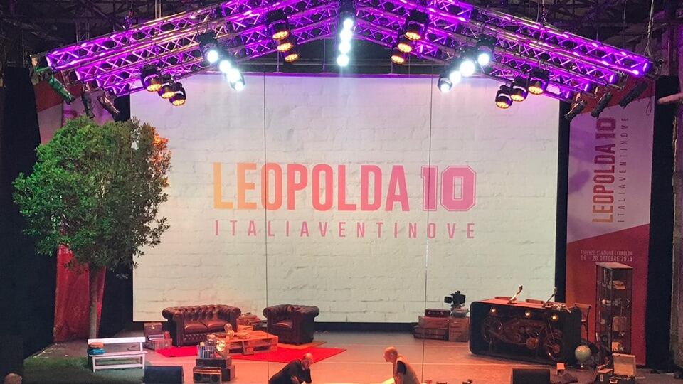 Leopolda, al via la kermesse renziana. Ma il "giglio magico" è dimezzato