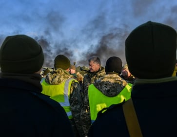 Ucraina, Poroshenko partecipa a un'esercitazione militare 5